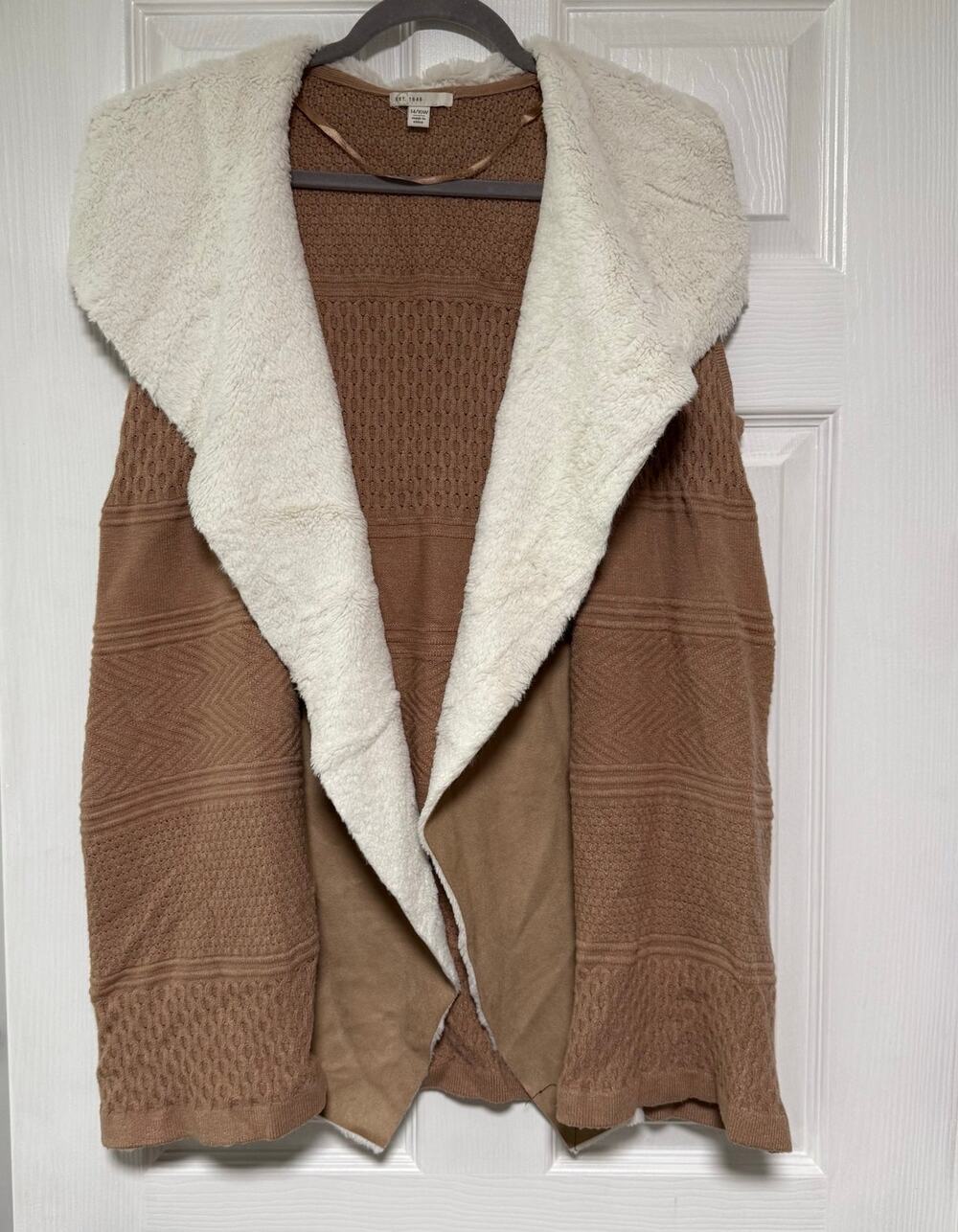 EST. 1946 Women's Tan Knit Faux Fur Sleeveless Cardigan Size 14/16W